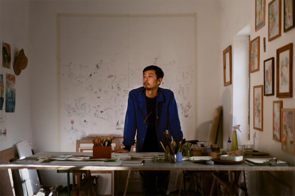 写真：マルセイユのアトリエでの作家